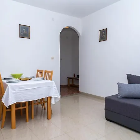 Apartment Mikael Seget Vranjica