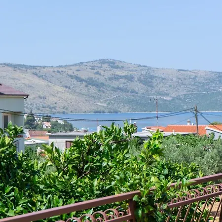 Mikael Apartment Seget Vranjica