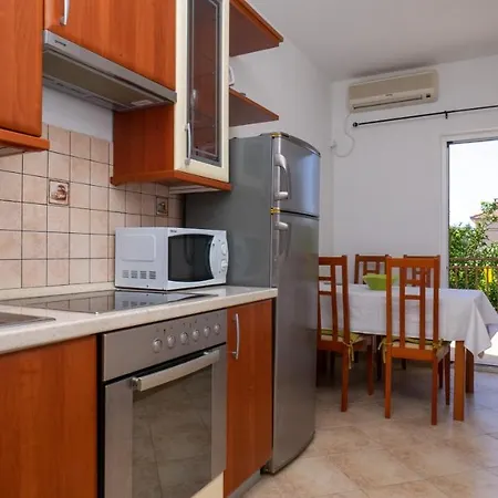 Apartment Mikael Seget Vranjica